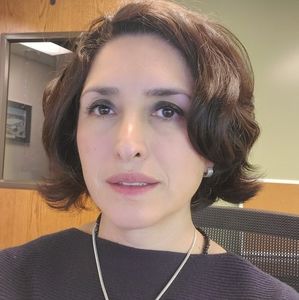 Meet your Posher, Adriana